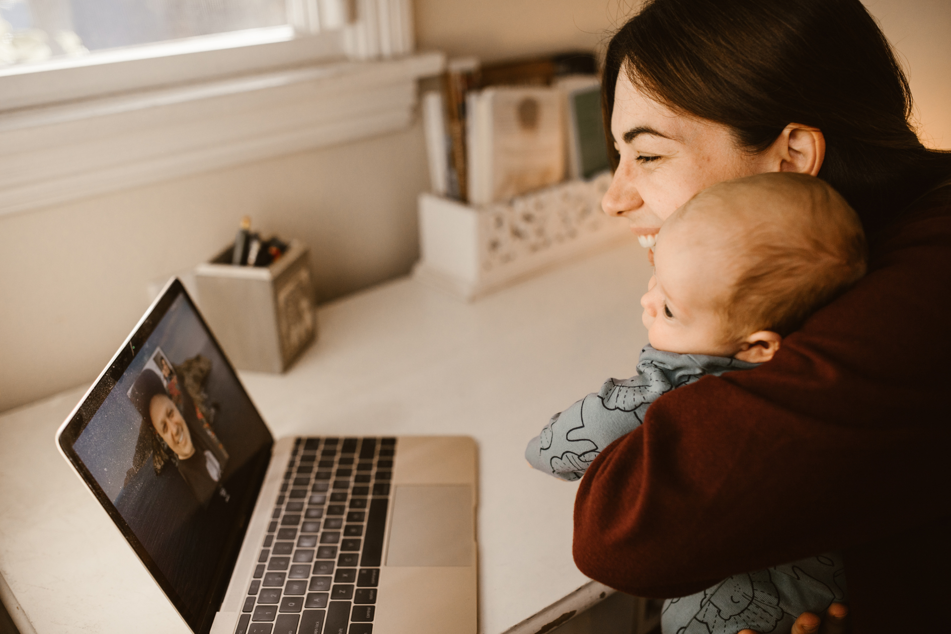 How to Stay Connected With Family While Traveling for Business